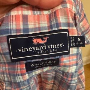 Vineyard vines buttons down size small boys